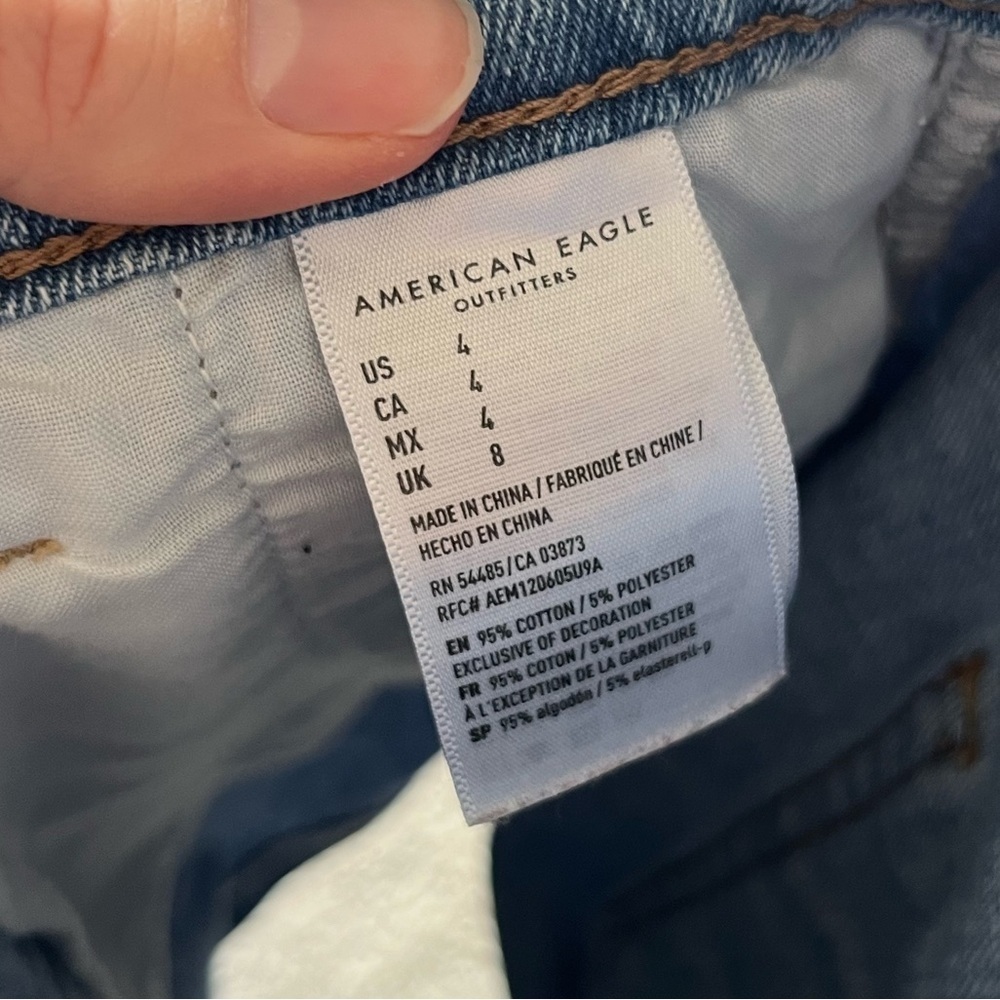 American Eagle Highwaisted Jean shorts - Picture 5 of 6
